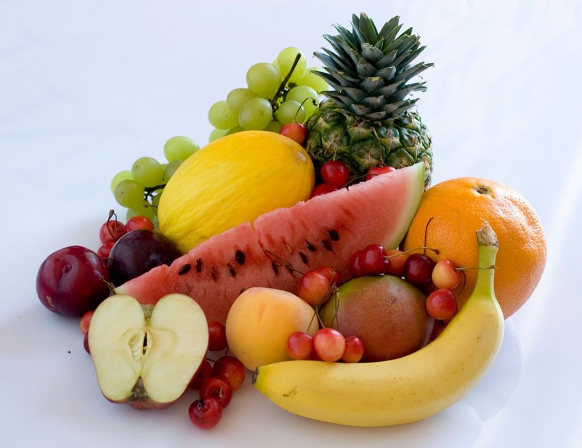 Полезные фрукты. Зимние овощи и фрукты. Полезные фрукты зимой. Полезные овощи и фрукты зимой. Фруктовая зима